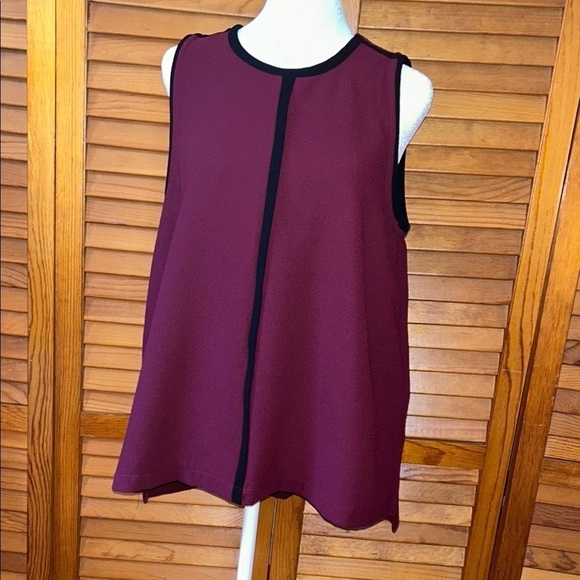 Madewell Sleeveless Burgundy Top with Black Trim Size Medium - Picture 2 of 8